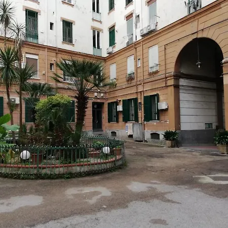Casa Theodor 3* Nápoly